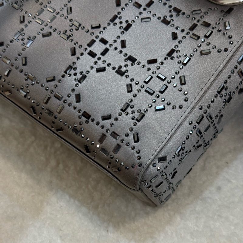 DIOR三格綢緞水鑽萊茵石灰色戴妃包-9