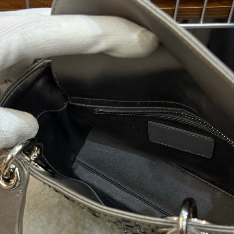 DIOR三格綢緞水鑽萊茵石灰色戴妃包-15