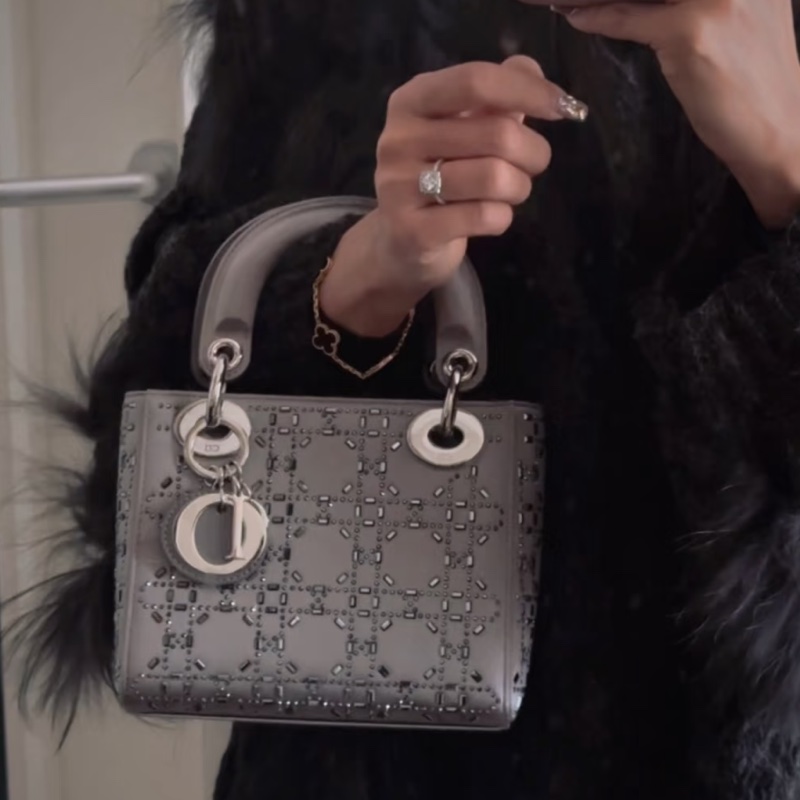 DIOR三格綢緞水鑽萊茵石灰色戴妃包-18