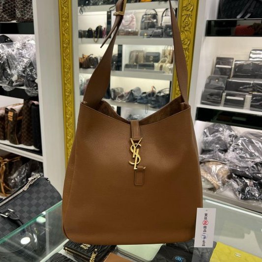 ㊣東區正精品㊣SAINT LAURENT LE 5 À 7 Hobo 焦糖色金棕色全皮金字 LOGO直式單把肩背包 RZ6045-0