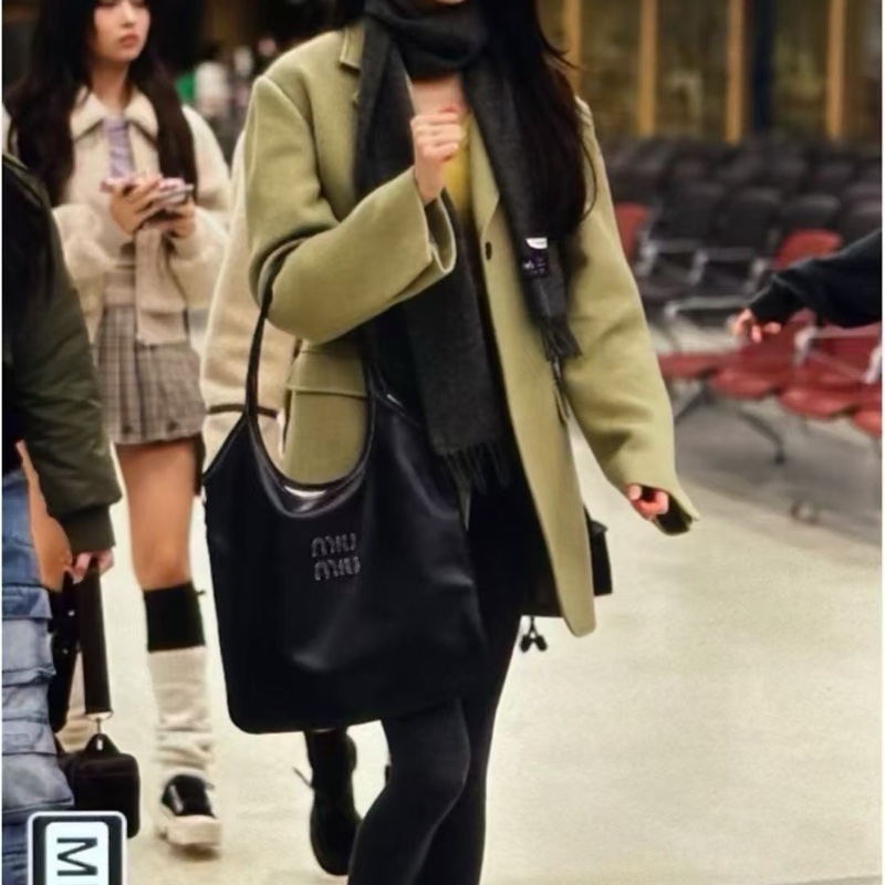 促銷品Miu Miu Ivy Hobo 黑色-3