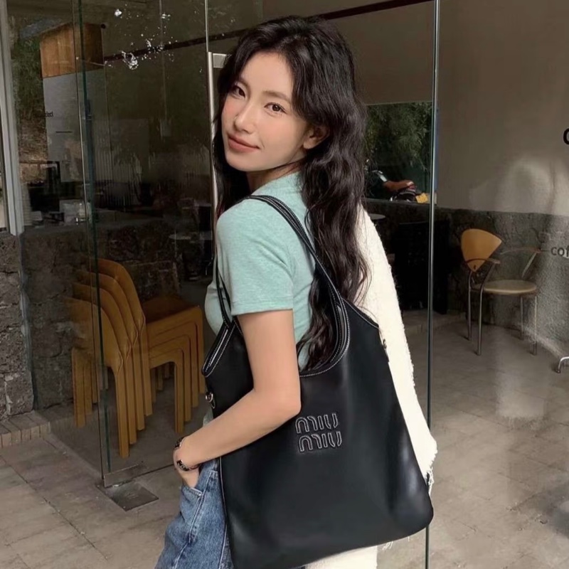 促銷品Miu Miu Ivy Hobo 黑色-4