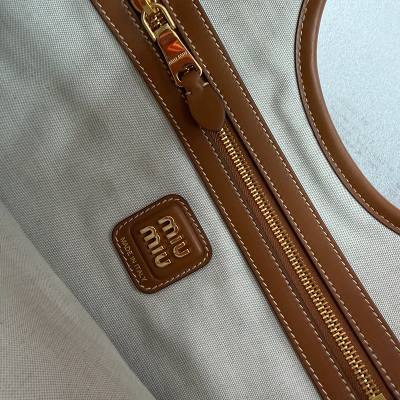 Miu Miu Ivy Hobo 干邑色-1