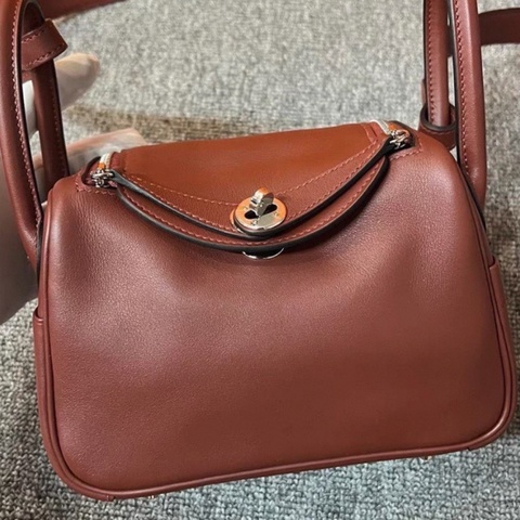 爱马仕/ mini lindy 爱马仕红银扣 Z刻99新 一代