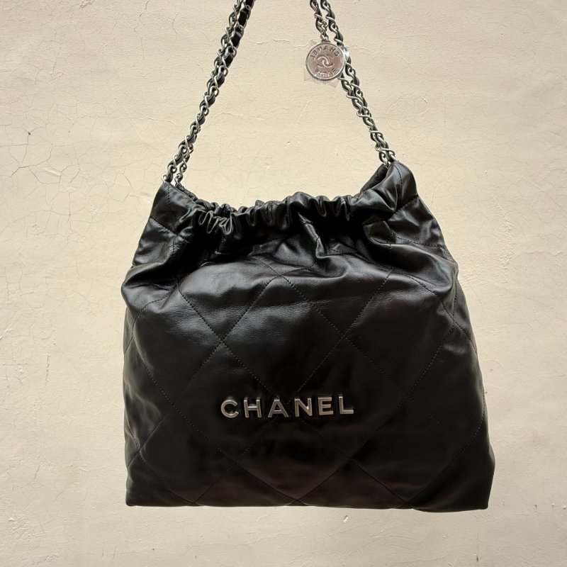 CHANEL - 黑色牛皮銀鏈22 Bag /中號-0