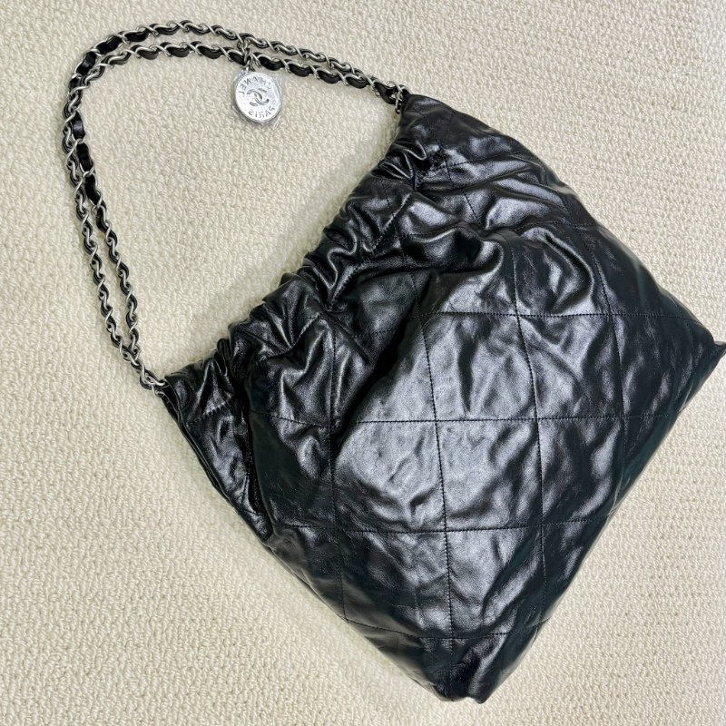 CHANEL - 黑色牛皮銀鏈22 Bag /中號-1