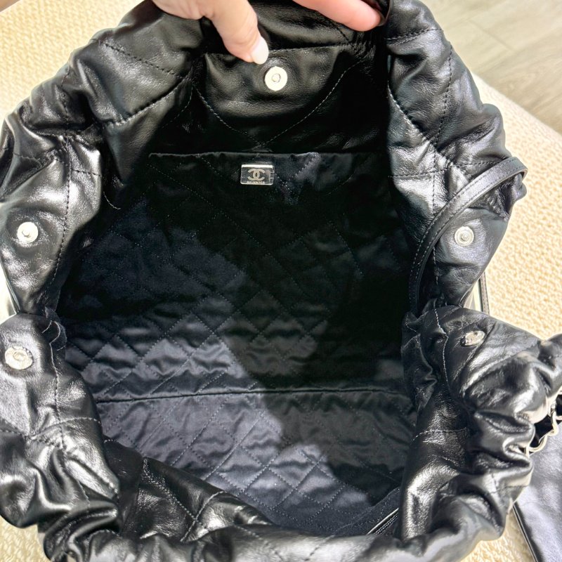 CHANEL - 黑色牛皮銀鏈22 Bag /中號-2