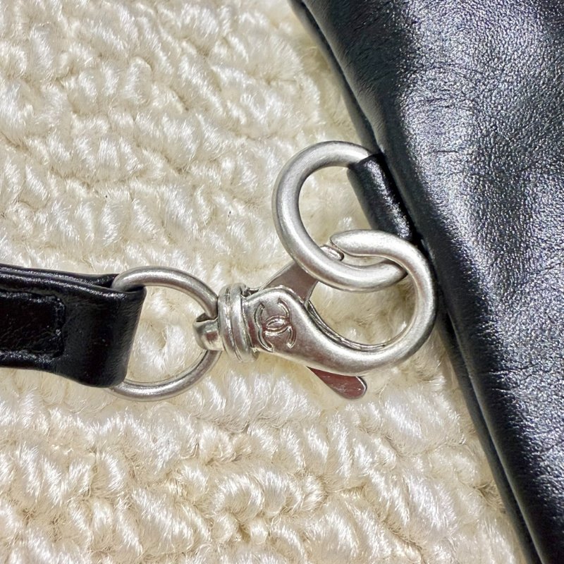 CHANEL - 黑色牛皮銀鏈22 Bag /中號-10