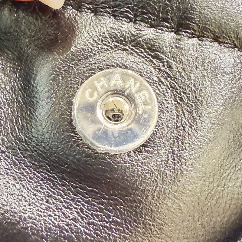 CHANEL - 黑色牛皮銀鏈22 Bag /中號-12