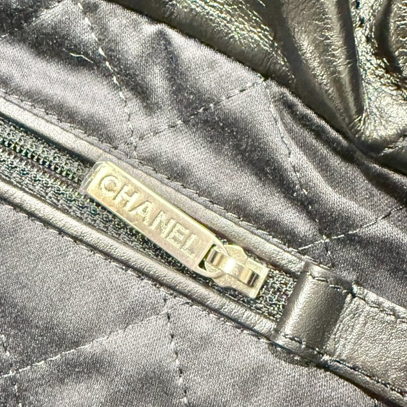 CHANEL - 黑色牛皮銀鏈22 Bag /中號-14