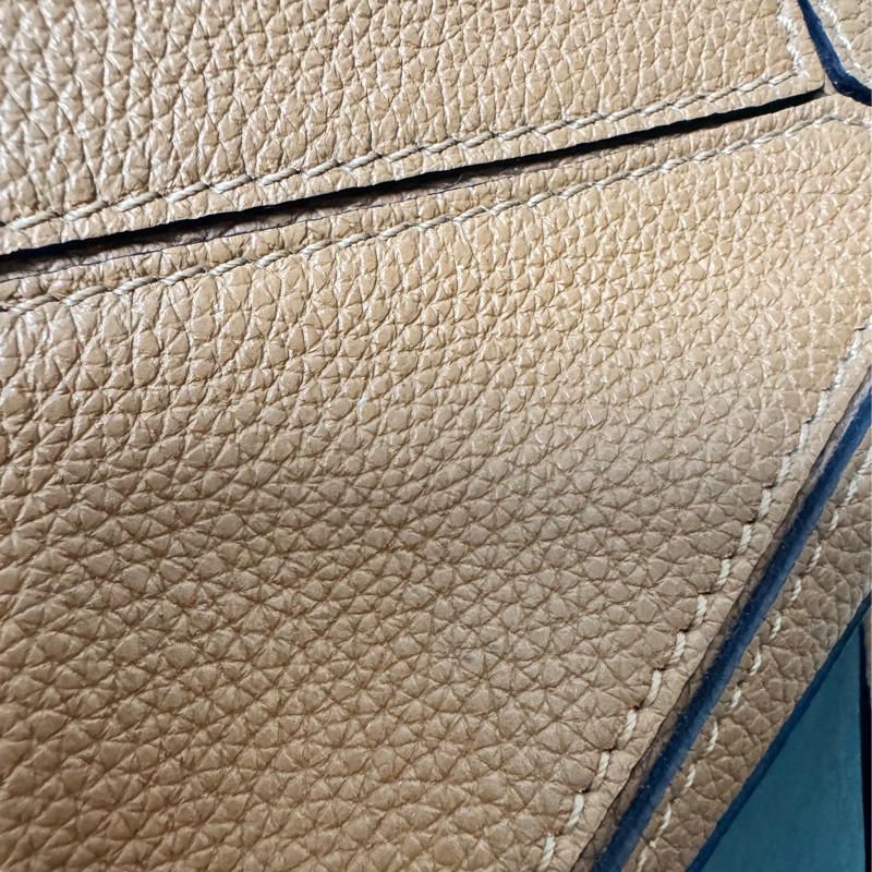 Loewe mini puzzle焦糖色 舊款 幾何包-9