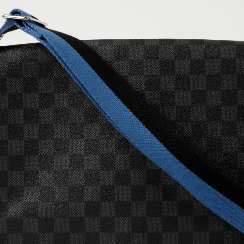 LOUIS VUITTON N42443 Districts MM 肩斜背包-1