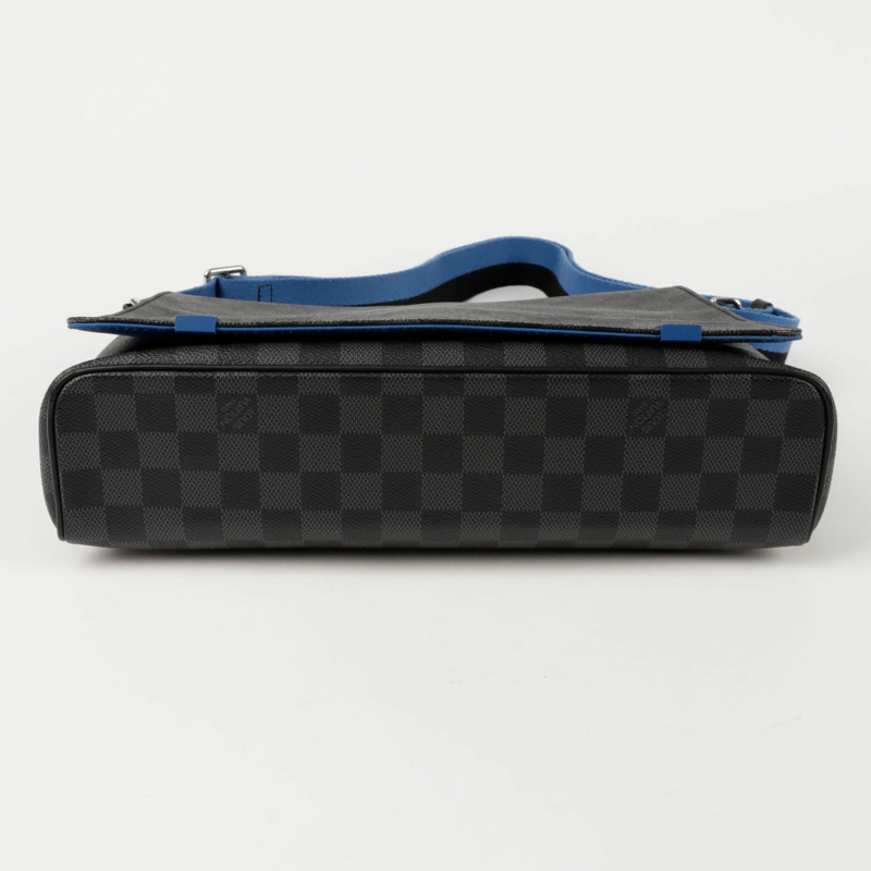 LOUIS VUITTON N42443 Districts MM 肩斜背包-8