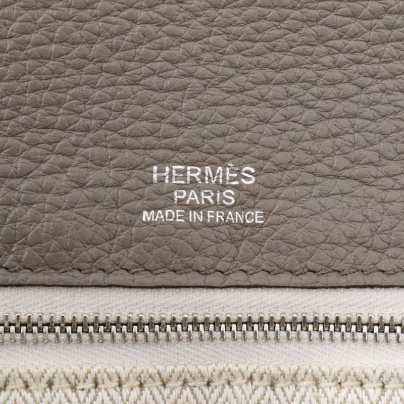 愛馬仕 Hermès Sac Alfred 35 單肩包，Taurillon Clemence 皮革，灰褐色，法國製造，2011 年，A4/A5 尺寸，翻蓋，男士-17