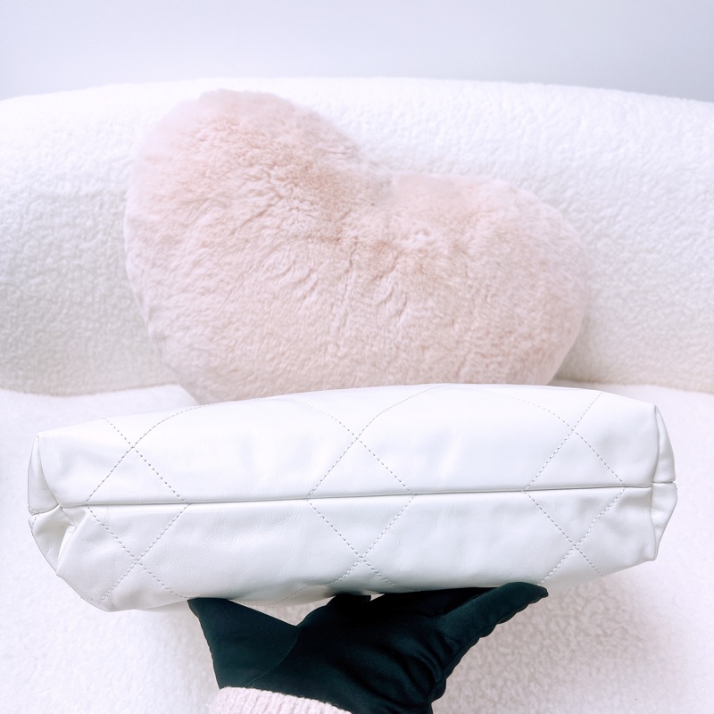 全新 Chanel 22 小號白色黑字托特-2