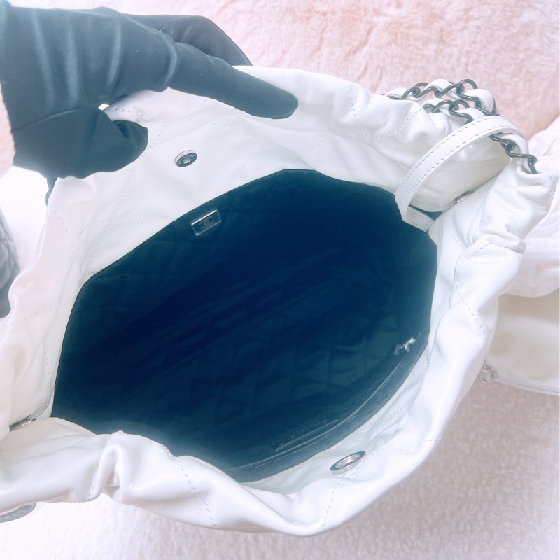 全新 Chanel 22 小號白色黑字托特-6