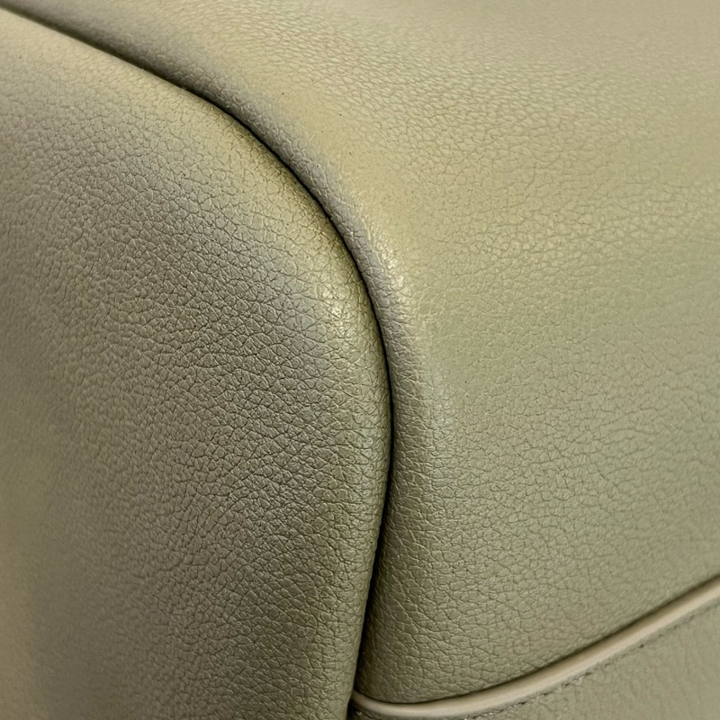 YSL聖羅蘭Hobo大號橄欖綠，專櫃購入，幾乎全新，成色特別好，保存得相當新穎。-6