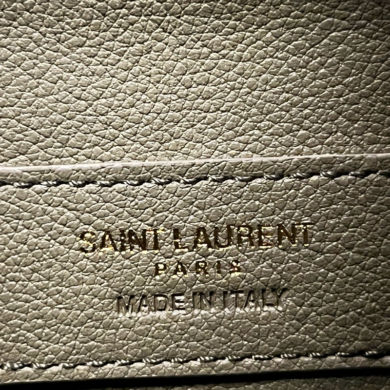 YSL聖羅蘭Hobo大號橄欖綠，專櫃購入，幾乎全新，成色特別好，保存得相當新穎。-7