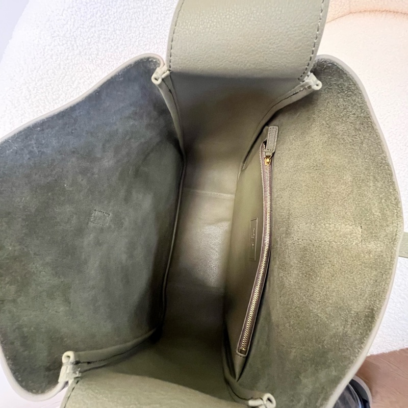 YSL聖羅蘭Hobo大號橄欖綠，專櫃購入，幾乎全新，成色特別好，保存得相當新穎。-8