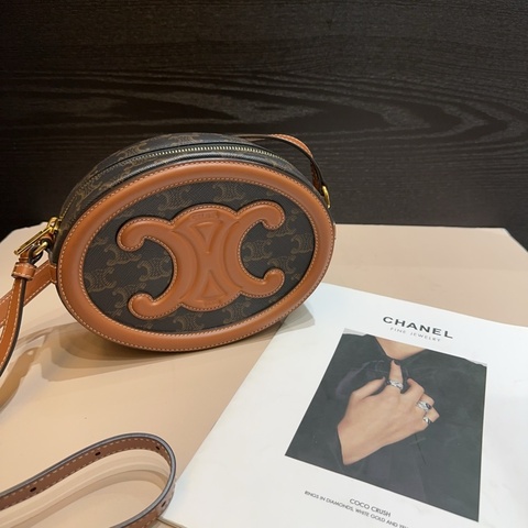 Celine triomphe月餅包