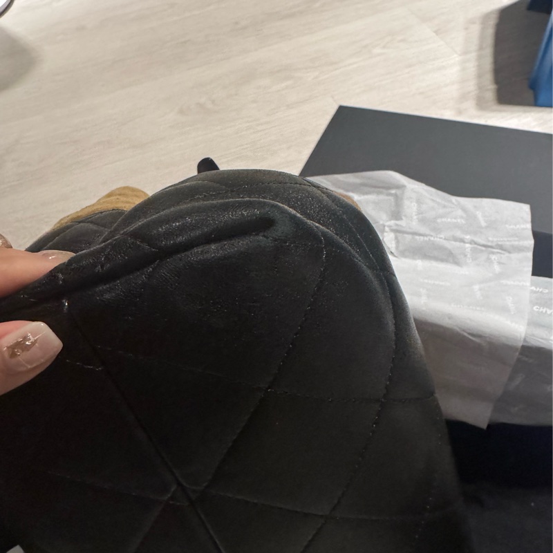 二手 Chanel 25A麂皮hobo小號-10