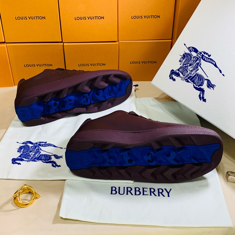🎁全新未試穿 2024新款盒裝 Burberry 巴寶莉 酒紅戰馬休閒鞋（原價27500）-5