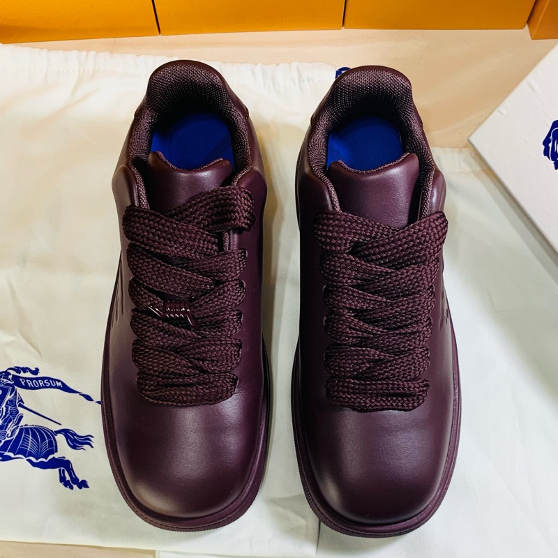 🎁全新未試穿 2024新款盒裝 Burberry 巴寶莉 酒紅戰馬休閒鞋（原價27500）-6