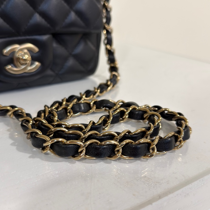 #全網最低 #芯片款 #全新閒置 香奈兒黑金方胖子Cf17 櫃上一包難求🔥-12