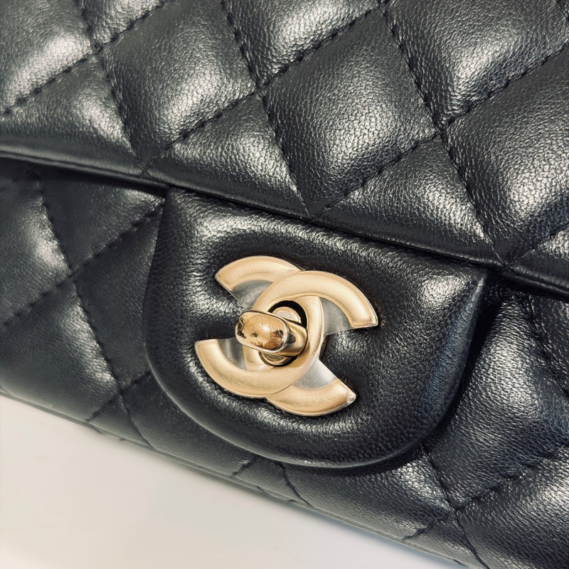 #全網最低 #芯片款 #全新閒置 香奈兒黑金方胖子Cf17 櫃上一包難求🔥-19