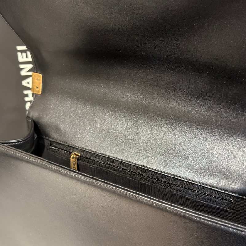 #全網最低 #99新閒置 #專櫃25萬 香奈兒黑金Leboy28中號-25