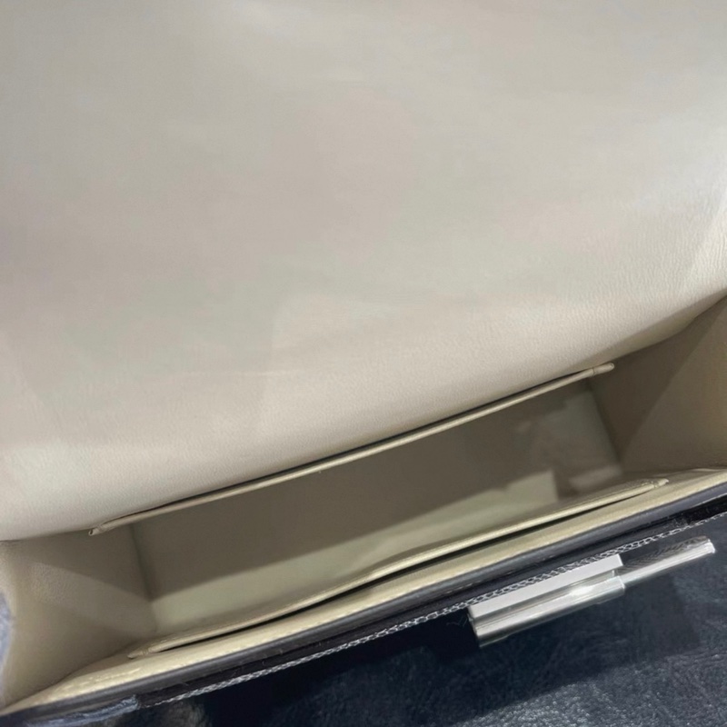 愛馬仕 Hermes mini Verrou 手槍包，D刻，部分膜在，長17cm-7