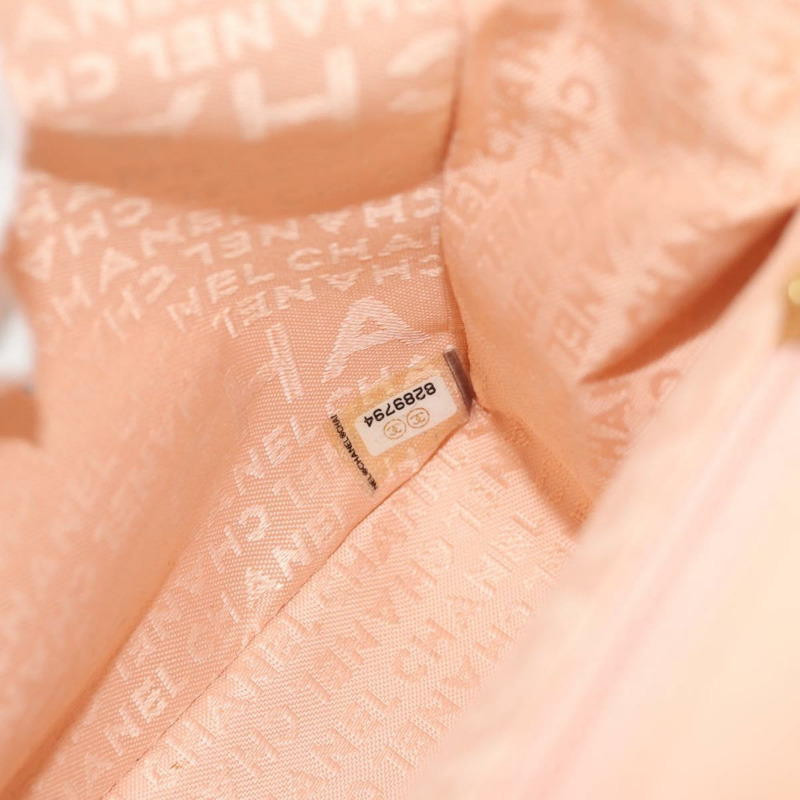 【日本直送】香奈兒 Choco Bar 鏈條肩背包，絲綢粉紅色，金色雙C標誌，正品編號 144881SAV-9