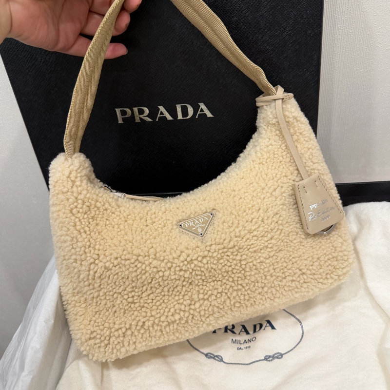 Prada 超可愛! 羊羔毛 Hobo包 腋下包 杏-0