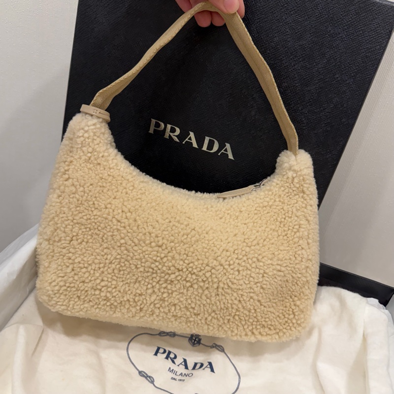 Prada 超可愛! 羊羔毛 Hobo包 腋下包 杏-1