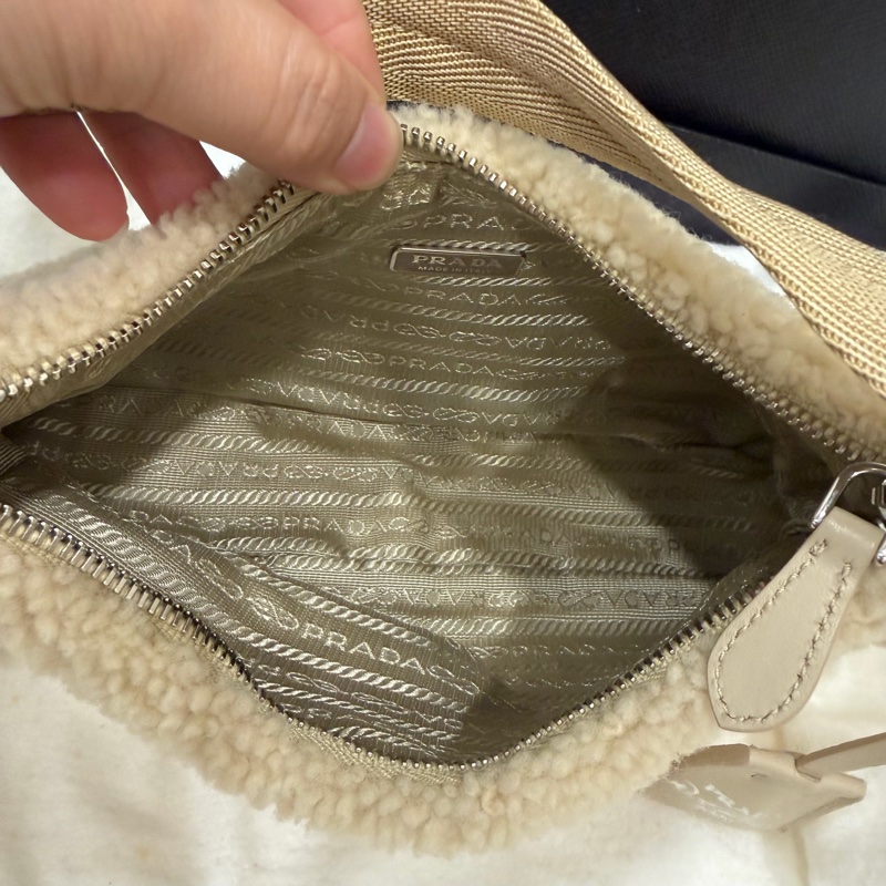 Prada 超可愛! 羊羔毛 Hobo包 腋下包 杏-10