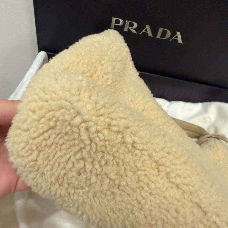 Prada 超可愛! 羊羔毛 Hobo包 腋下包 杏-25