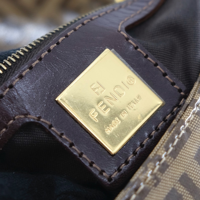 Fendi水晶皮法棍包-7