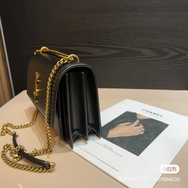 YSL 黑滑面牛皮金釦Sudset 下蓋肩斜背包-3