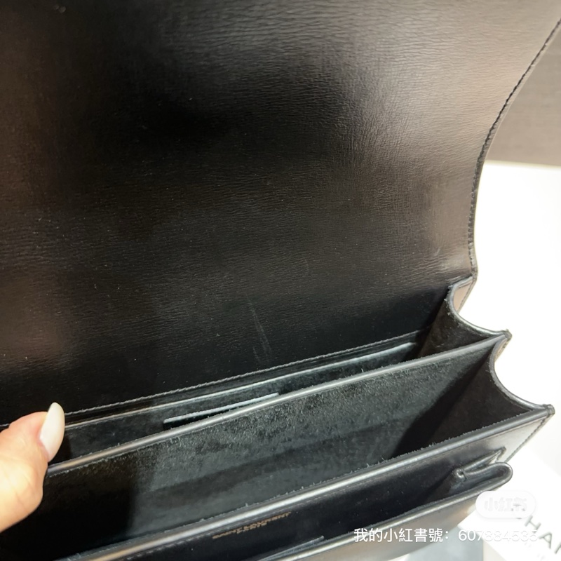 YSL 黑滑面牛皮金釦Sudset 下蓋肩斜背包-5