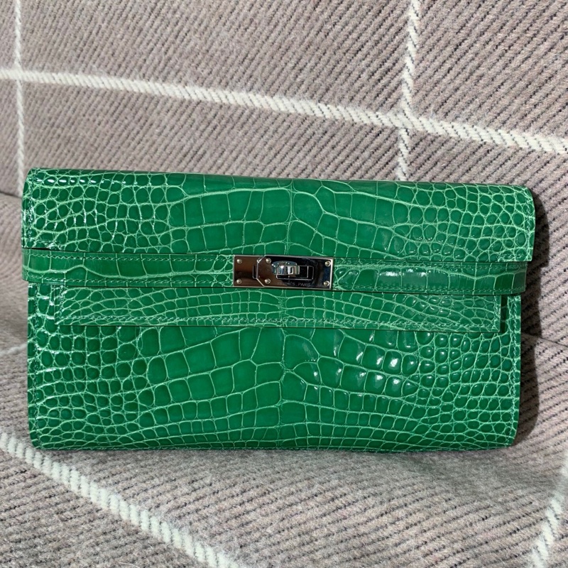 Hermes愛馬仕Kelly錢包竹子綠亮面鰐魚皮銀扣X刻，配根肩帶就是woc了-0
