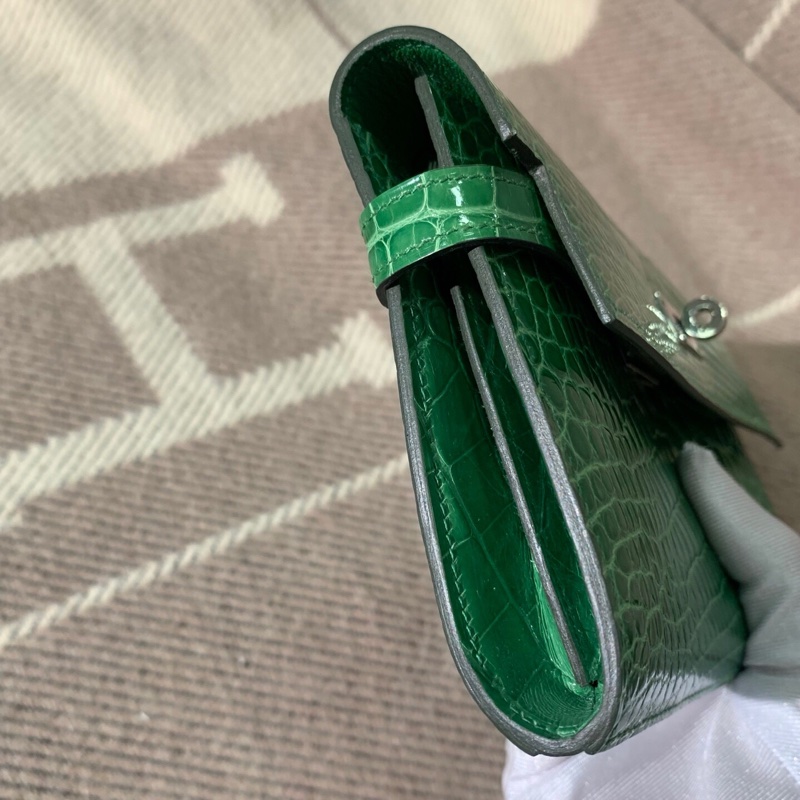 Hermes愛馬仕Kelly錢包竹子綠亮面鰐魚皮銀扣X刻，配根肩帶就是woc了-3