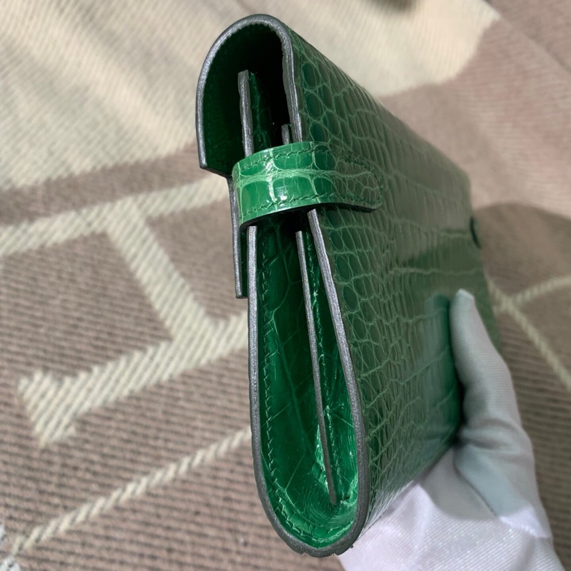 Hermes愛馬仕Kelly錢包竹子綠亮面鰐魚皮銀扣X刻，配根肩帶就是woc了-4