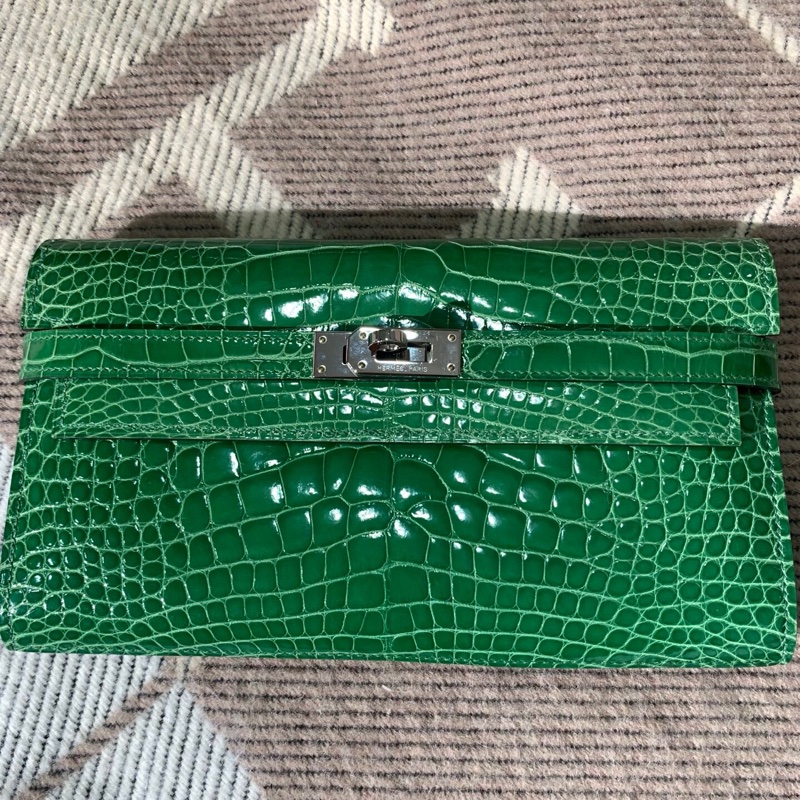 Hermes愛馬仕Kelly錢包竹子綠亮面鰐魚皮銀扣X刻，配根肩帶就是woc了-8