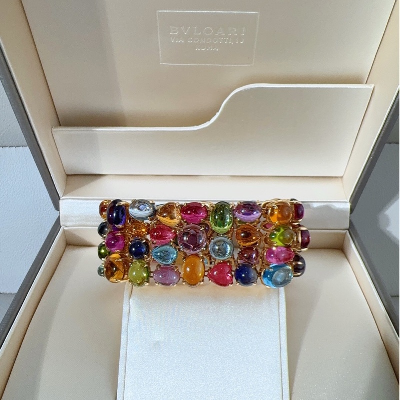 Bvlgari寶格麗 TAPATINO系列 高珠多彩寶手鐲/手鍊，有紫水晶 、托帕石、黃水晶、綠色碧璽、粉色碧璽、橄欖石等，此款為出現在寶格麗官網圖冊的代表作。有高珠獨立編碼，非常有收藏價值。移動的小金庫喔，尖貨愛好者必入-5