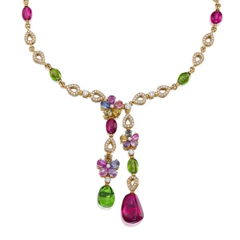 Bvlgari 寶格麗 Sapphire Flower系列 高珠彩寶項鍊，滿鑽花瓣，優雅熱情又貴氣，寶格麗彩寶 自用收藏都是首選。2017 年購入