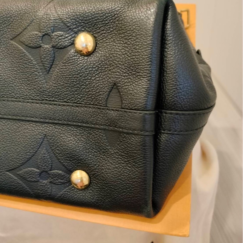 二手LV/路易威登女士CARRYALL MM黑色粒面壓紋牛皮金色拉鏈開合單肩包-4