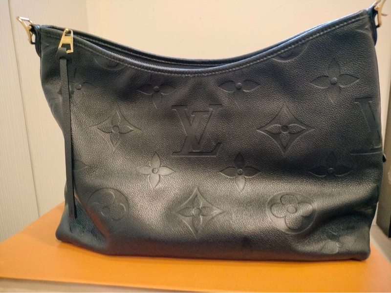 二手LV/路易威登女士CARRYALL MM黑色粒面壓紋牛皮金色拉鏈開合單肩包-9