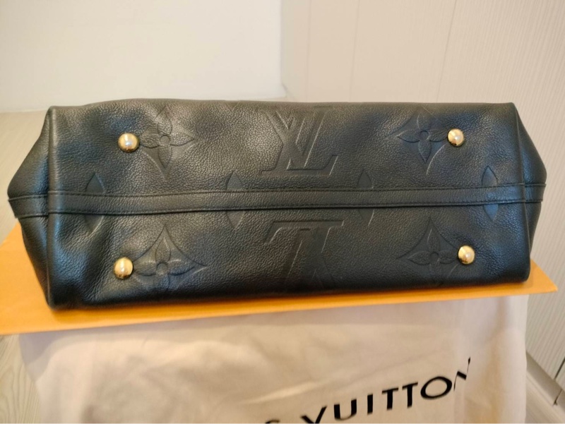 二手LV/路易威登女士CARRYALL MM黑色粒面壓紋牛皮金色拉鏈開合單肩包-11