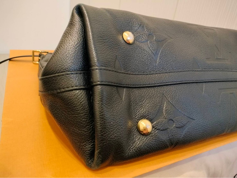 二手LV/路易威登女士CARRYALL MM黑色粒面壓紋牛皮金色拉鏈開合單肩包-12