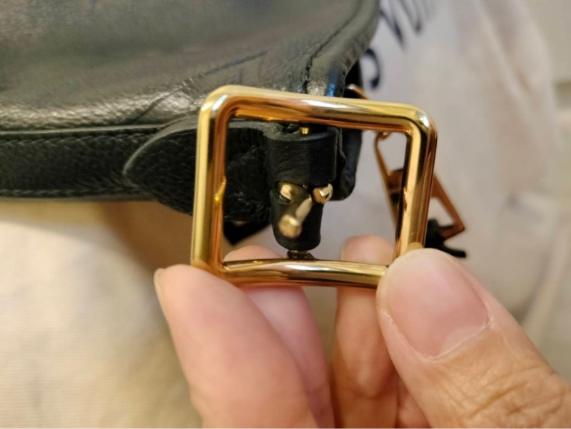 二手LV/路易威登女士CARRYALL MM黑色粒面壓紋牛皮金色拉鏈開合單肩包-20